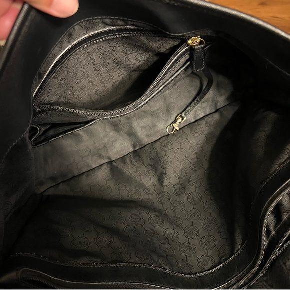 MICHAEL Michael Kors Extra Large Jet Set Laptop Tote - Picture 7 of 16